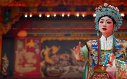 京剧凤凰台大乔唱词如何塑造人物形象与情感？