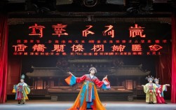 京剧打神告庙台词如何传递人物内心的悲愤与控诉？