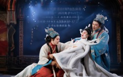 京剧白蛇传生子情节与传统版本有何不同？