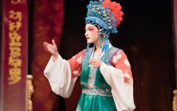 京剧拾玉镯青春整二八如何演绎少女情态？