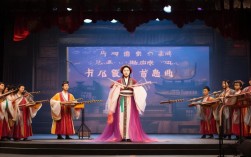 豫剧见雪梅殷殷伴奏如何烘托人物情感？
